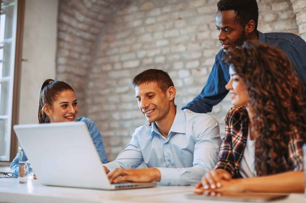 Engager un freelance SEO : optimisez votre visibilité en ligne